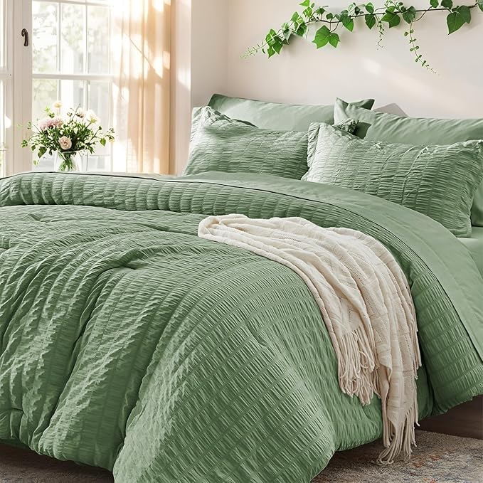 Zzlpp King Comforter Set 7 Pieces, Sage Green Seersucker Bed in a Bag with Comforter and Sheets, Lightweight Bedding Sets with 1 Comforter, 2 Pillow Shams, 2 Pillowcases, 1 Flat Sheet, 1 Fitted Sheet