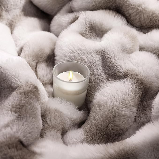 Touchat Luxury 1000GSM Rabbit Faux Fur Blanket, Super Heavy Warm Cozy Brown Blankets for Couch Bed Sofa, Ruched Plush Fuzzy Elegant Soft Reversible Mink Blanket Living Room Bedroom, 90" x 90"