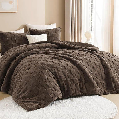 Litanika Fluffy Queen Size Comforter Set Brown, 3 Pieces Warm Sherpa Fleece Winter Bedding Set, Jacquard Checkered Plush Fuzzy Bed Set(1 Comforter, 2 Pillowcases)