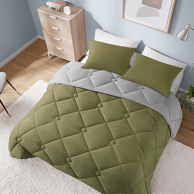 Comfort Spaces King Comforter Set, Chic Reversible Quatrefoil Quilting Comforters King, All Seasons, Lightweight Microfiber Bedding Set Matching Sham, Vixie, King Green/Grey 3 Piece