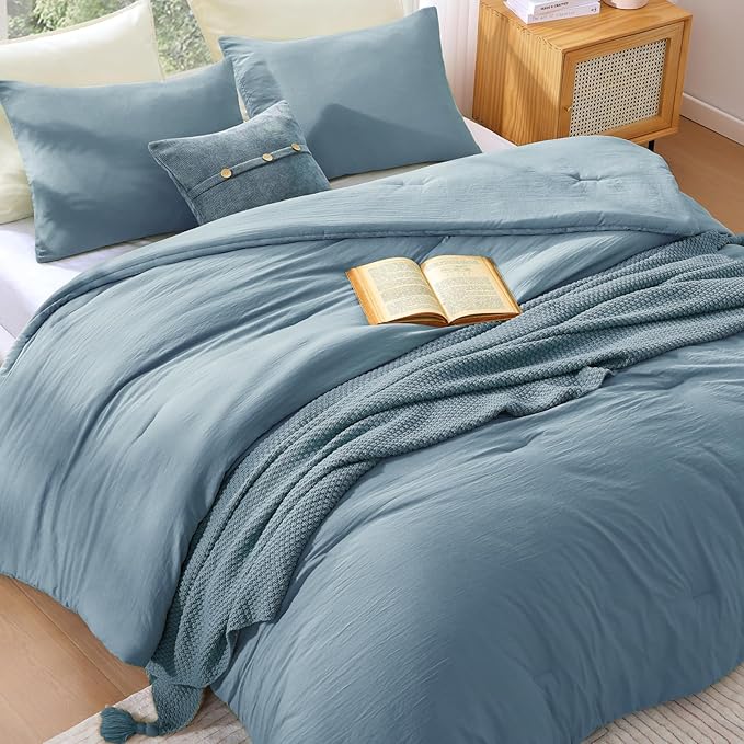 WRENSONGE Queen Comforter Set - 3 Pieces Prewashed Dusty Blue Comforter Soft Lightweight for All Seasons,Down Alternative Comforters Queen Size with 2 Pillow Shams