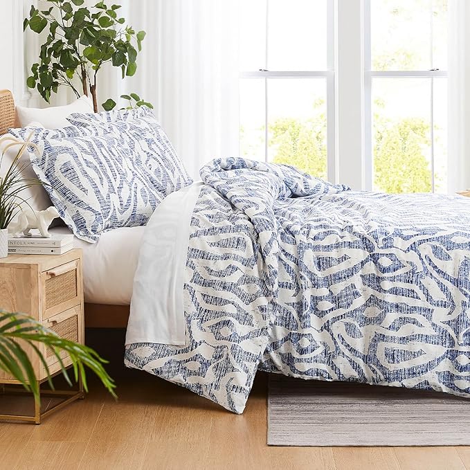 Southshore Fine Living, Inc. Oversized Twin Mattress Comforter Set, Down Alternative Comforter, Soft Bedspread Coverlet Set, Abstract Prints, Twin/XL Bedding with Matching Pillow Sham, Blue Khari