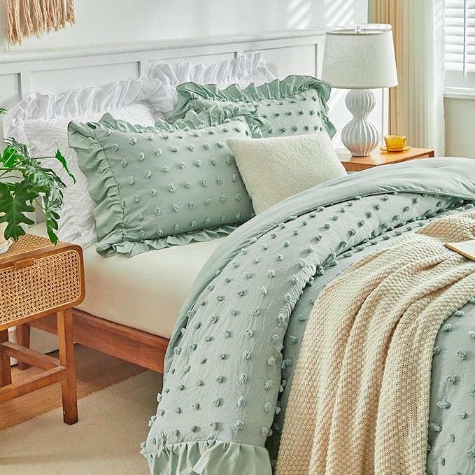 Tufted Dots Ruffle Comforter Set King Size, 3 Pieces Sage Green Vintage Farmhouse Shabby Chic Comforters, Jacquard Boho Bohemian Bedding Set for All Season (1 Ruffled Comforter+ 2 Pillow Shams)