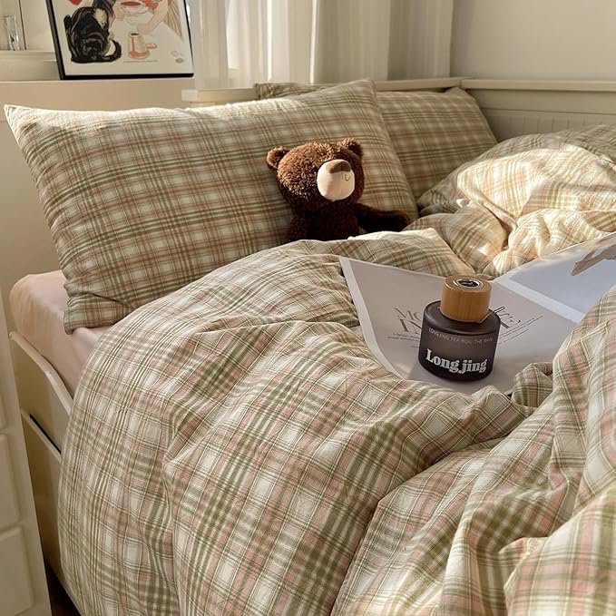 mixinni Queen Comforter Set, Green Buffalo Plaid Bedding Set 3-Piece, Vintage Geometric Pattern, Lightweight & Fluffy Comforter, Soft Breathable Grid Bed Set for All-Season,(Green, Pink, White)
