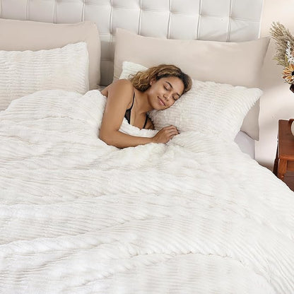 YIKUSH Queen Comforter Set Fluffy White Queen Size Bed Set Faux Rabbit Fur Fluffy Shaggy Furry Winter Bedding Ultra Soft Plush and Warm All Season 1 Comforter with 2 Pillow Cases (Queen, White)