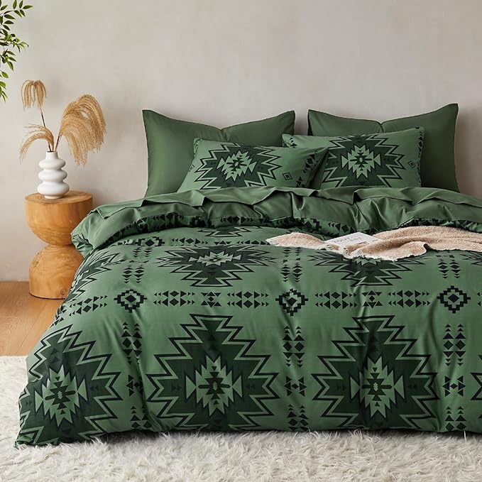 Wake In Cloud - Western Comforter Set, Boho Southwestern Rustic Farmhouse Style with Aztec Geometric Block Pattern, Soft Lightweight Bedding, 3 Pieces, Dark Olive Green, King Size