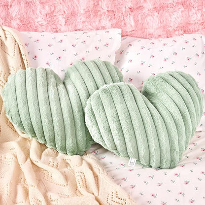 2 Pack Green Heart Pillow Decorative Throw Pillows, Fluffy Heart Shaped Pillow for Bed Couch Chair, St Patricks Day Decorations, Faux Fur Cute Love Pillow Cushion for Room Decor, 15" x 13"
