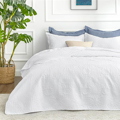 Love's cabin Quilts for Full Bed White Bedspreads Bedding Set - Summer Lightweight Bedspread Comforter - Coin Pattern Bedding Coverlet for All Season - 3 Pieces (1 Quilt, 2 Pillow Shams)