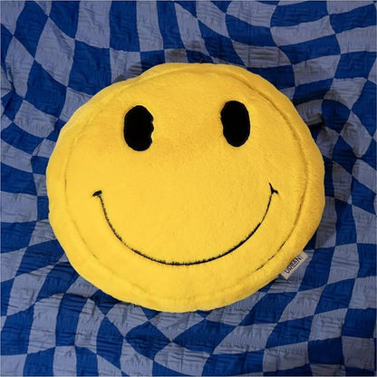 Urban Lifestyle Happy Face Decorative 18" Throw Pillow, Soft Plush Emoji Cushion for Living Room, Bedroom, Couch or Office