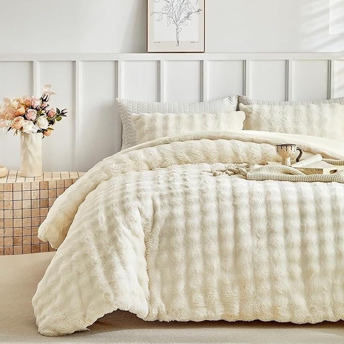 Tokokimo Fluffy Fleece Queen Size Comforter Set, Ultra Soft Reversible Heavyweight Fleece Bedding, Extra Warm Winter Comforter with 2 Pillow Cases, All Season Fuzzy Comforter Set, Beige