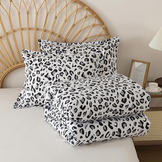 Caressma White Leopard Print Comforter Set, Queen Size 3 Pieces for All Seasons, Untamed Wilderness Style Comforter with Pillowshams, Ultra Soft Microfiber