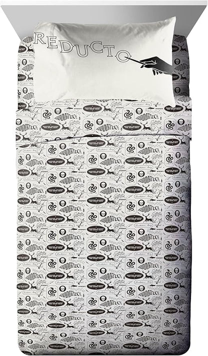 Jay Franco Kids Comforter Set Includes Sheets and Pillow Covers - Soft and Cozy Bed Set for Stylish Room Decor, Blue - Harry Potter, 5 Piece Twin Size Bedding