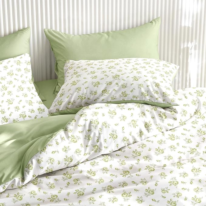 Wake In Cloud - Floral Comforter Set, Coquette Cottagecore Aesthetic Flower Shabby Chic Pattern for Women Teen Girls, Soft Lightweight Bedding, 3 Pieces, White Green, Twin/Twin XL Size