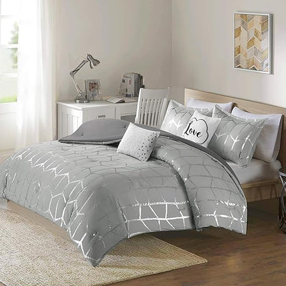 Intelligent Design - ID10-1245 Raina Comforter Set Metallic Print Geometric Design, Modern Trendy All Season Bedding Set, Matching Sham, Decorative Pillow, Grey/Silver, King/Cal King, 5 Piece