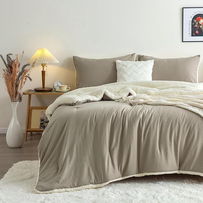 COTTEBED Reversible Sherpa Bed Comforter Queen Set - Lightweight But Warmth Softness Shabby Comforter Set for Full Size Bedding, 3 Piece Fluffy Western Farmhouse Down Comforter Winter, Beige and White