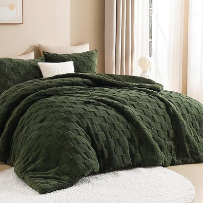 Litanika Fluffy Full Size Comforter Set Olive Green，3 Pieces Warm Sherpa Fleece Winter Bedding Set, Jacquard Checkered Plush Fuzzy Bed Set(1 Comforter, 2 Pillowcases)