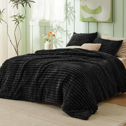 Bedsure King Size Comforter Set - GentleSoft™ 3 Pieces Fluffy Double-Side Fleece Comforter Set, Cozy Striped Room Decor Aesthetic, Luxury Black King Bedding with 2 Pillowcases, 104x90 Inches