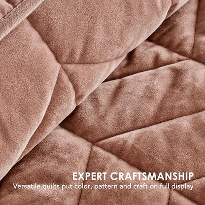 EVERGRACE 3 Pieces Luxurious Velvet King Quilts, Ultra Soft Lightweight Velvet Comforter Set, Matelasse Oversized Bedspread Coverlet for All Season with 2 Shams, Terracotta Clay, 108"x96"