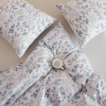 mixinni 3pcs Floral Comforter Set King Size, Botanical Blue Flowers Leaves on White Cute Bedding Comforter Sets for Women, 1 Soft Pastoral Style Comforter and 2 Pillowcases for All Seasons