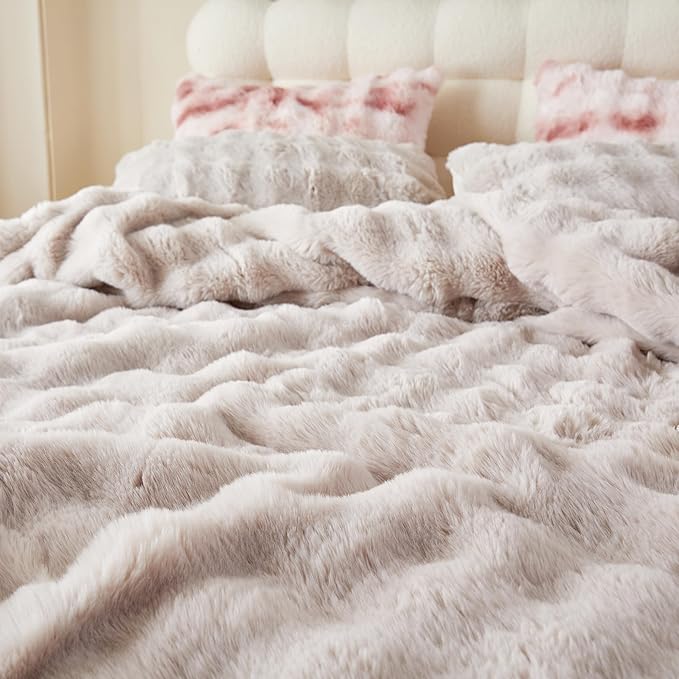 Simple&Opulence Fluffy Faux Fur Comforter Set, Plush Fuzzy Minky Bedding Set 3 Pieces Warm Soft Comforter Bedding Set for Winter - 1 Shaggy Comforter with 2 Pillow Shams (King, Oatmeal)
