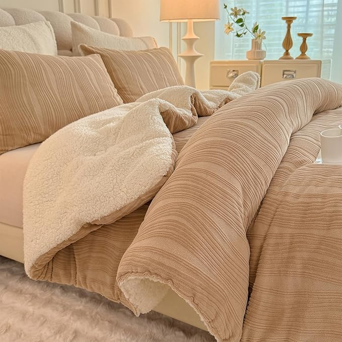 3D Striped Jacquard Sherpa Comforter Set Queen Size, Boho Geometric Pattern Quilt Bedding 3 Pieces Warm Cozy Fuzzy Comforter with 2 Pillowcases(90"X90" Beige)