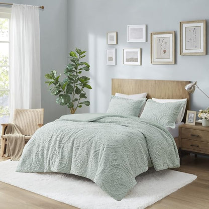 Madison Park Arya Soft, Cozy Plush Comforter Set, Medallion Embroidered Design, Modern All Season Down Alternative Bedding with Matching Sham, Full/Queen, Aqua 3 Piece