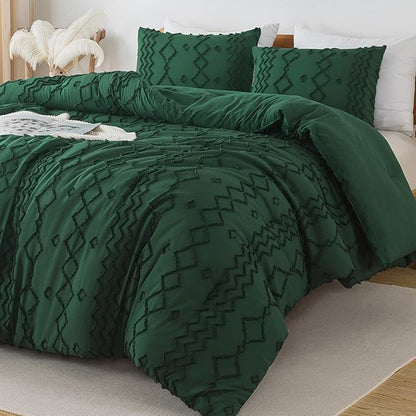 Andency Queen Comforter Set, 3 Pieces Dark Emerald Green Boho Tufted Fall Bedding, Soft Fluffy Farmhouse Comforter, Jacquard Textured Geometric Bed Set for All Season (90x90 Inch)