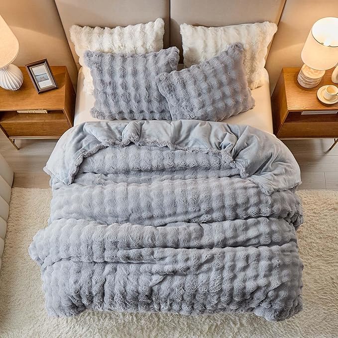 Full Faux Rabbit Fur Comforter Set - 3 Pieces Fluffy Bedding Set Ultra Soft Warm Shaggy Winter Flannel Bed Set, Luxury Skin Friendly Sherpa Comforter Set & 2 Pillow Shams for Thanksgiving Light Gray