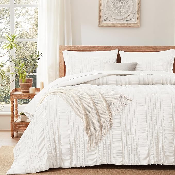 White Tufted Comforter Set King Size 7 Piece Bed in a Bag，Shabby Chic Boho Bedding for Bedroom Comforter，All Season Soft Microfiber Ruffle Comforter Set with Pillow and Sheets