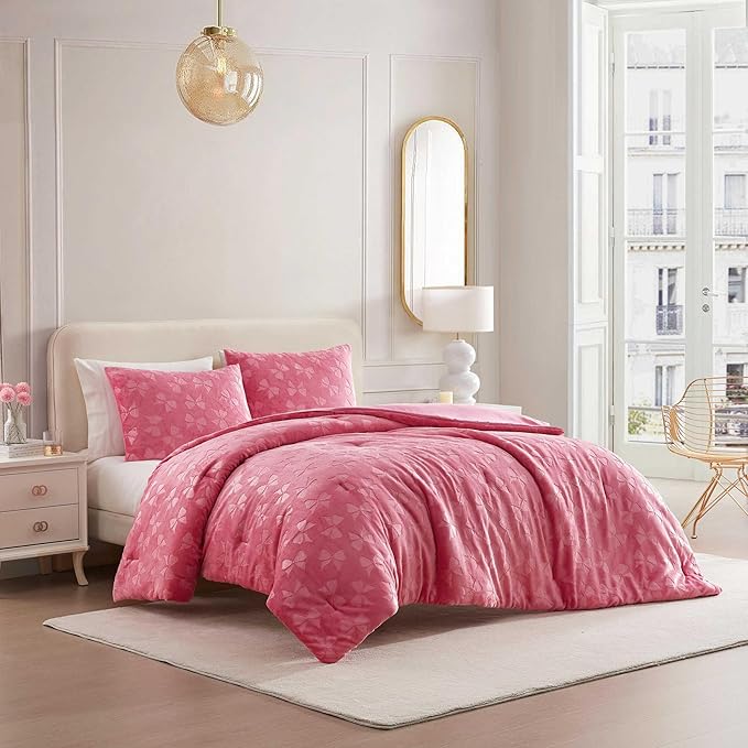 Betsey Johnson - Queen Comforter Set, Lightweight & Soft Plush Bedding with for Year Round Comfort, 3 Piece Bed Set with Matching Pillowcases (Flirty Bows Pink)
