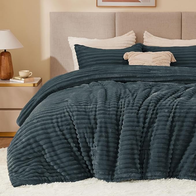 BEDELITE Fleece King Comforter Set -Super Soft & Warm Fluffy Dark Grey Bedding, Luxury Fuzzy Heavy Bed Set for Winter with 2 Pillow Cases