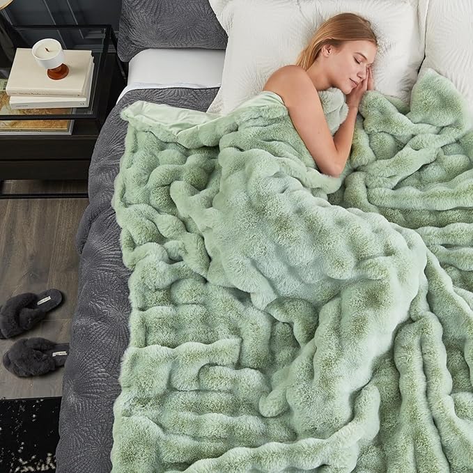 Cozy Bliss Faux Fur Throw Blanket for Bed King Size, Fuzzy Soft Plush Thick Bubble Blanket for Sofa Bedroom Living Room, 108 * 90 Inches Sage Green