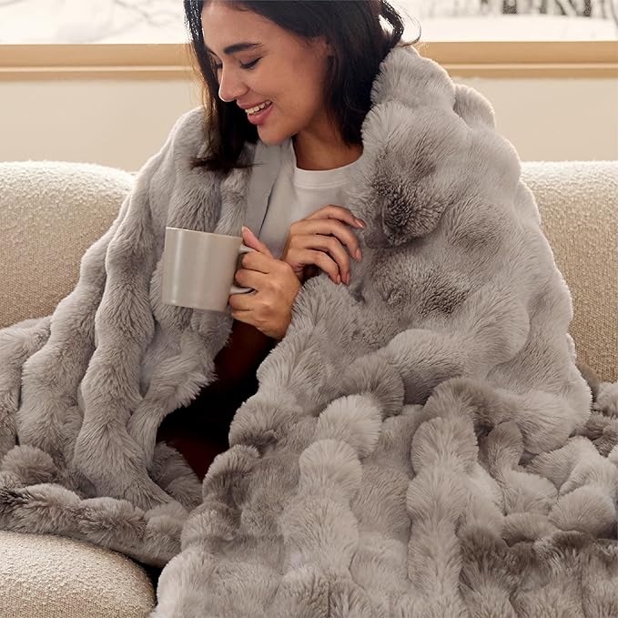Bedsure GentleSoft Tie-dye Brown Fluffy Fuzzy Throw Blanket, Soft Cozy Fleece Faux Fur Blanket for Couch, Brown Room Decor Minky Velvet Bed Cover, Thick Warm Plush Women Men Birthday Gifts