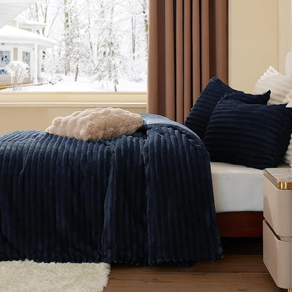 BEDELITE Fleece California King Comforter Set -Super Soft & Warm Fluffy Navy Blue Bedding, Luxury Fuzzy Heavy Bed Set for Winter with 2 Pillow Cases