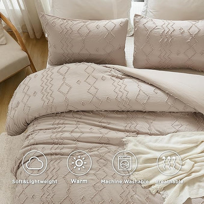 Andency Queen Comforter Set Khaki, 3 Pieces Boho Tufted Lightweight Fall Bedding Comforter Set for Queen Bed, Soft Fluffy Bed Comforter Tan (90x90In Comforter & 2 Pillowcases)
