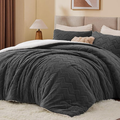 BEDELITE Fluffy Queen Comforter Set - Super Soft Sherpa Charcoal Comforter for Queen Size Bed, Luxury Warm Bedding Set for Winter, Fuzzy Bed Set 3 Pieces (1 Comforter, 2 Pillowcases)