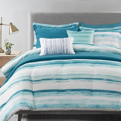 Madison Park Marina Comforter Quilt Combo Set - Modern Luxury Design, All Season Down Alternative Bedding, Matching Shams, Decorative Pillows, Full/Queen(90"x90"), Aqua 8 Piece