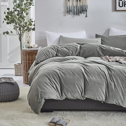 CLOTHKNOW Grey Velvet Queen Comforter Set Fluffy Bedding Comforter Sets Soft Gray Queen Comforter Flannel Comforter with 2 x Pillow Cases