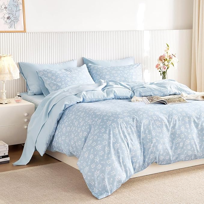 Wake In Cloud - Floral Comforter Set with Sheets, Coquette Cottagecore Aesthetic Flower Shabby Chic Pattern for Women Teen Girls, 7 Pieces Bed in a Bag, Light Blue, Queen Size