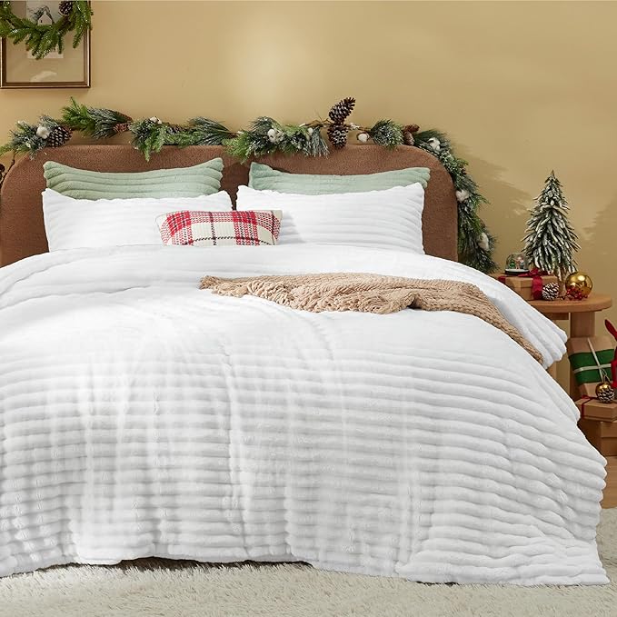 Bedsure King Size Comforter Set - GentleSoft™ 3 Pieces Fluffy Double-Side Fleece Comforter Set, Cozy Striped Room Decor Aesthetic, Luxury Bright White King Bedding with 2 Pillowcases, 104x90 Inches