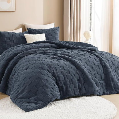 Litanika Fluffy Queen Size Comforter Set Navy, 3 Pieces Warm Sherpa Fleece Winter Bedding Set, Jacquard Checkered Plush Fuzzy Blanket Bed Set(1 Comforter, 2 Pillowcases)