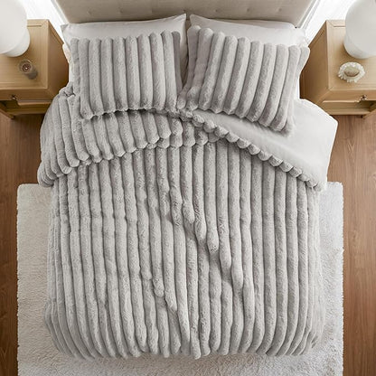 Madison Park Jasmine Queen Comforter Set, Luxurious Reversible Faux Fur Plush Ribbed Velvet Bedding, Fuzzy Thick Warm Winter Comforter, Super Soft Fluffy 3-Piece Set Light Grey