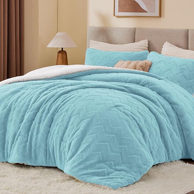 BEDELITE Fluffy Queen Comforter Set - Super Soft Sherpa Light Blue Comforter for Queen Size Bed, Luxury Warm Bedding Set for Winter, Fuzzy Bed Set 3 Pieces (1 Comforter, 2 Pillowcases)