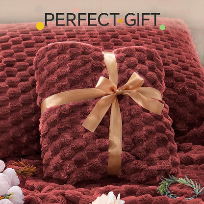BEDELITE Fluffy Queen Comforter Set - Burgundy Fleece Soft Comforter for Queen Size Bed, Luxury Warm Bedding Set for Winter, Fuzzy Bed Set 3 Pieces (1 Comforter, 2 Pillowcases)