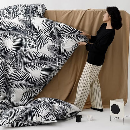 karever Black Leaves Comforter Queen & White Palm Leaf Printed Sets Modern Boho Tropical Botanical Bed Quilts for Women Men Soft Floral Comforters, Queen(90''*90'')