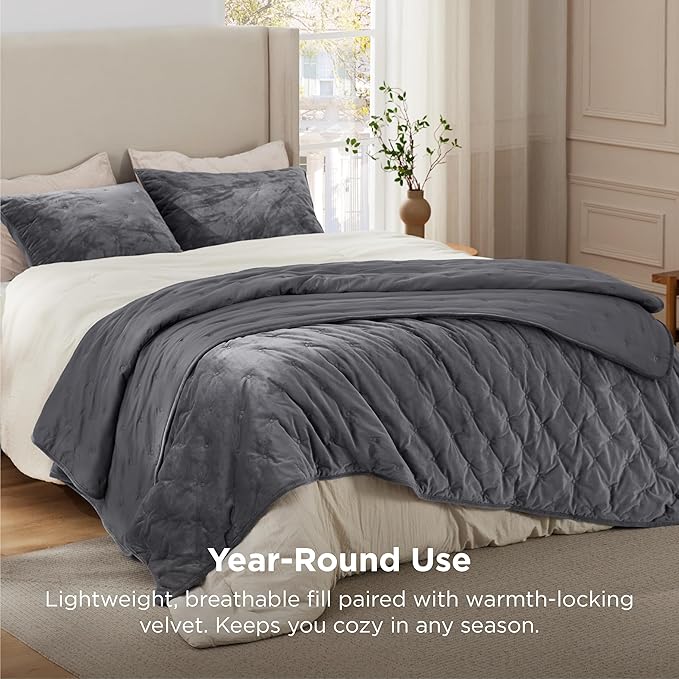 Bedsure Velvet Fleece Comforter Set Queen, Dark Grey Lightweight Quilted Bedding Set, Soft Warm Blanket for All Season, 3 Pieces, 1 Comforter (90" x 90") and 2 Pillow Shams (20" x 26")