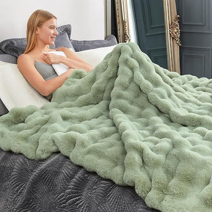 Cozy Bliss Faux Fur Throw Blanket for Bed King Size, Fuzzy Soft Plush Thick Bubble Blanket for Sofa Bedroom Living Room, 108 * 90 Inches Sage Green
