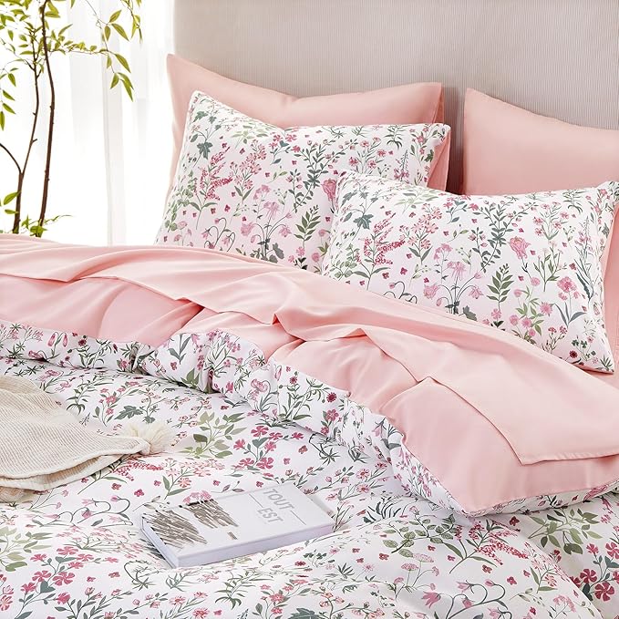 Wake In Cloud - Floral Comforter Set, Shabby Chic Cottage Garden Botanical Flower Style with Elegant Wildflower Pattern, Soft Lightweight Bedding, 3 Pieces, Pink White, Full Size