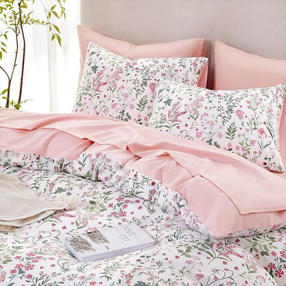 Wake In Cloud - Floral Comforter Set, Shabby Chic Cottage Garden Botanical Flower Style with Elegant Wildflower Pattern, Soft Lightweight Bedding, 3 Pieces, Pink White, Twin/Twin XL Size