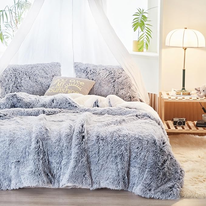 Luxury Faux Fur Shaggy Comforter Set King Size, Plush & Sherpa Reversible Comforter Grey with White, 3 Pieces Fluffy Fuzzy Bedding Set Ultra Soft and Warm for Winter (1 Comforter + 2 Pillowcases)